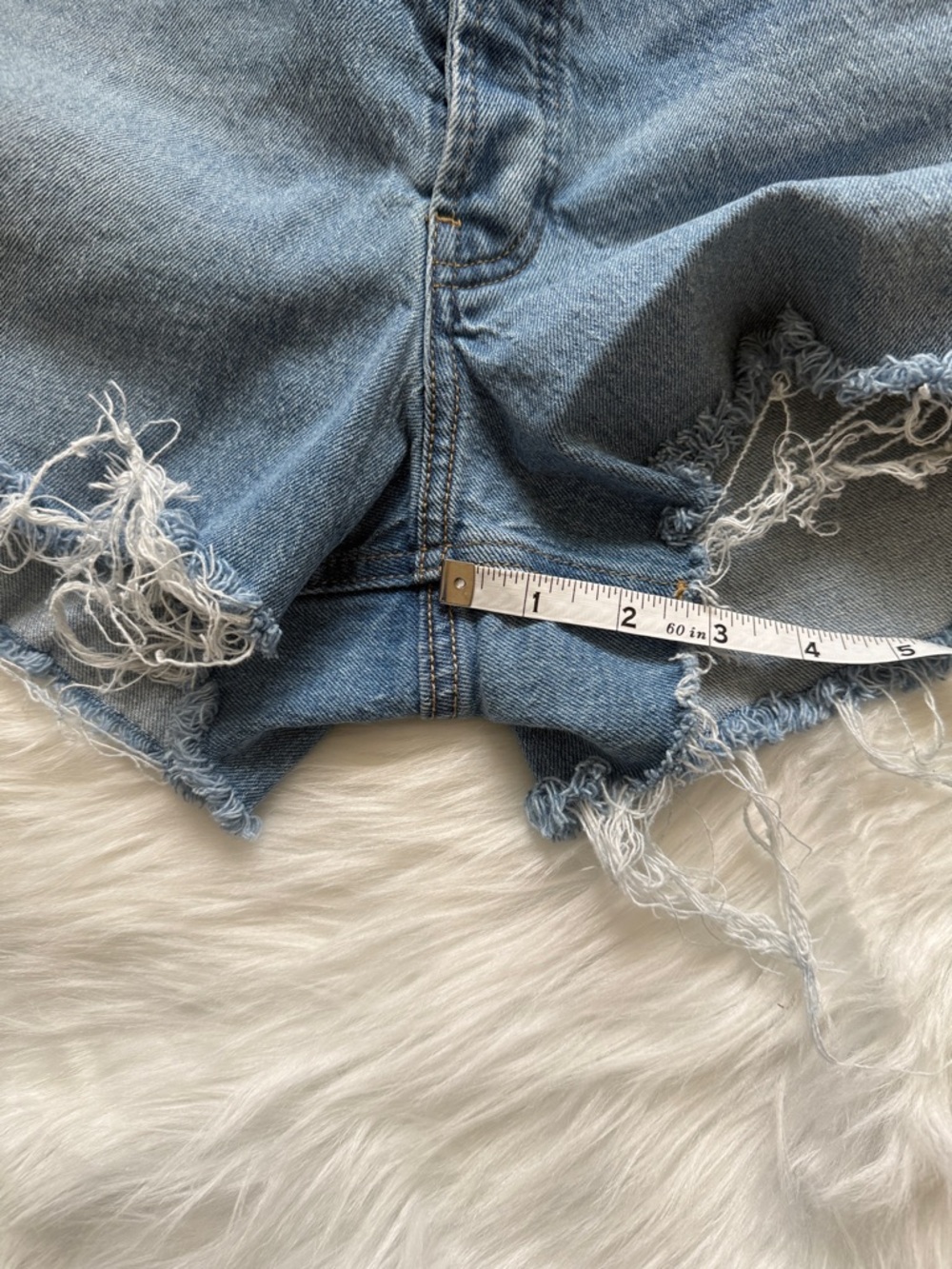 Old Navy OG Straight Distressed Denim Shorts Size 16 Light Wash Frayed Hem - Picture 8 of 8